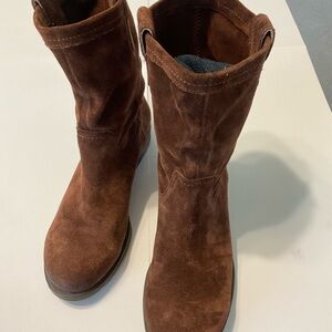 Naturalizer Brown Suede Ankle Boots Sz 7 1”heel new